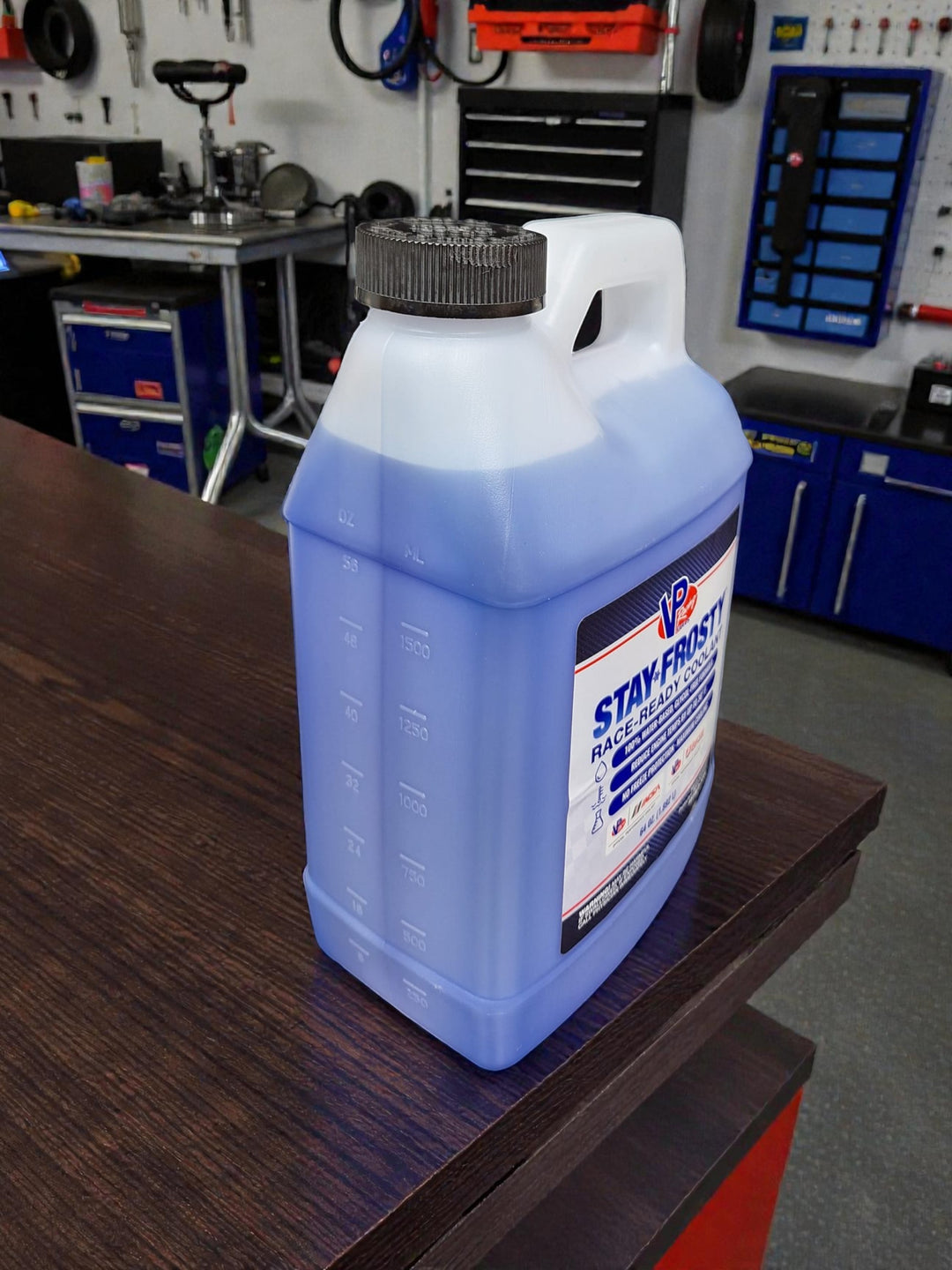 VP STAY FROSTY RACING COOLANT, 64OZ